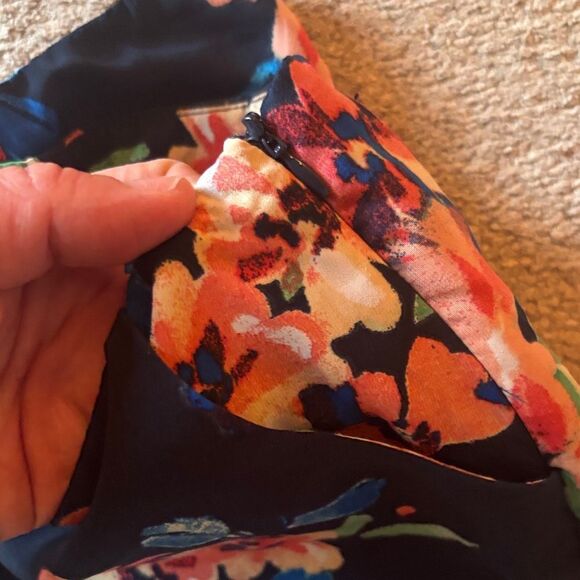 L🖤ve Tree Los Angeles Scalloped Floral Women's Shorts - Picture 9 of 9